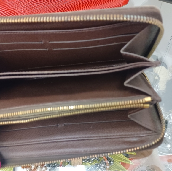 $500 Auth Louis Vuiitton Damier Ebene Zipper Wallet. Luxury ,Designer. Cheap a - Picture 6 of 7